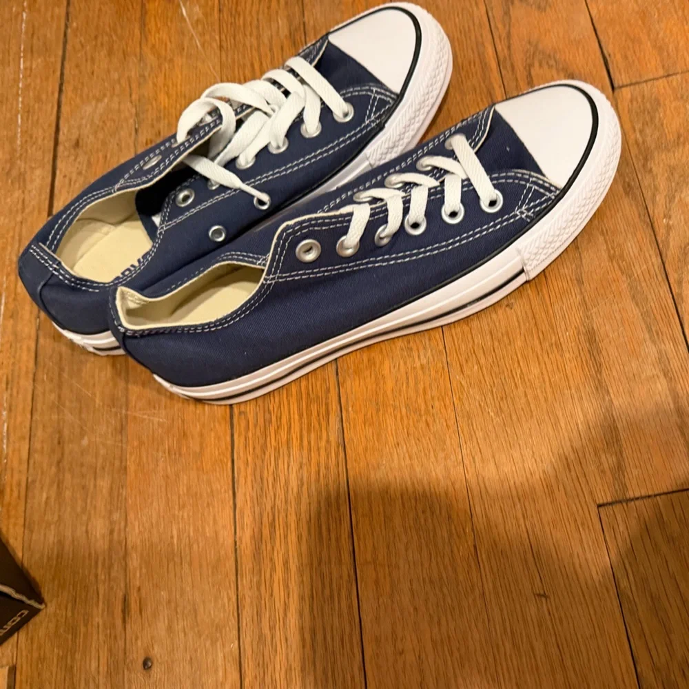 Converse Navy and White Allstar Unisex Sneakers. 7.5 women’s 5.5 mens New In Box - Picture 3 of 5